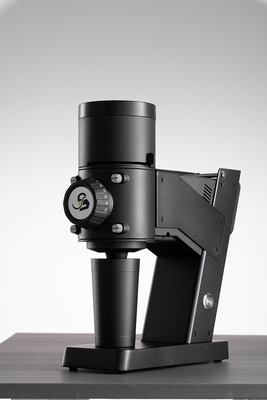 50W 58mmの平らなぎざぎざコーヒー豆挽器のキャンプのための再充電可能なコーヒー製造所に注ぐため