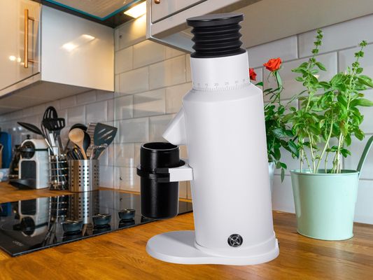 300Wのコーヒー豆磨き機 GEENDE 電圧 110V-220V L13*W21*H32CM内で